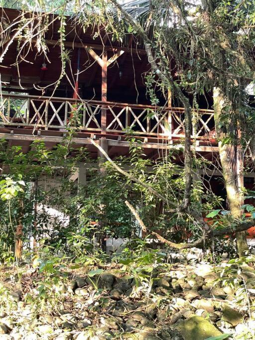 Caoni Riverside Lodge Пуэрто-Кито Экстерьер фото